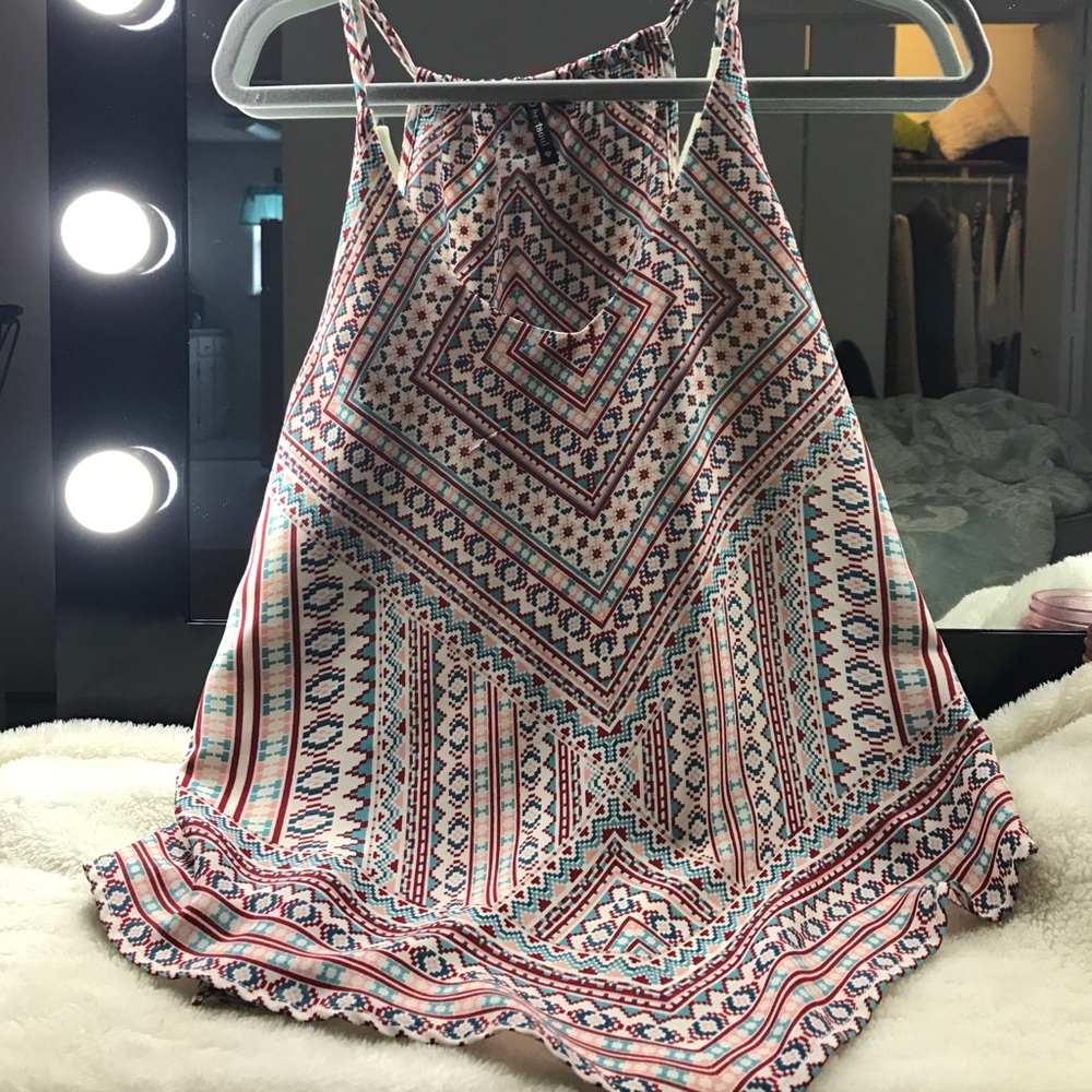 Patterned tank